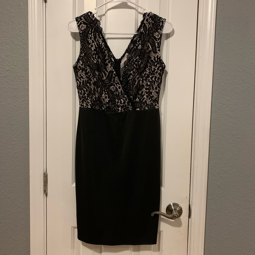 Bodycon Dress, v neck with lace